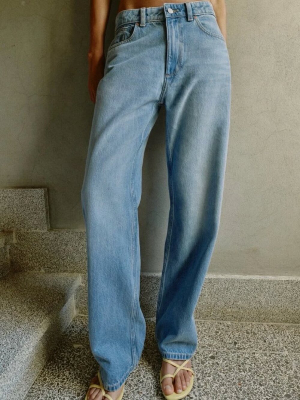 Zara Z1975 High-Waist Straight Leg Jeans – Light Wash – Size 38 / US 6